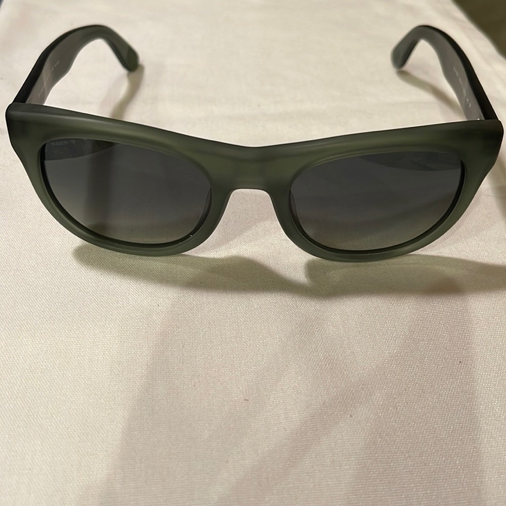BURBERRY POLARIZED B4195-F 3531/T4 52 21 145 matte green frames, gray/green lens